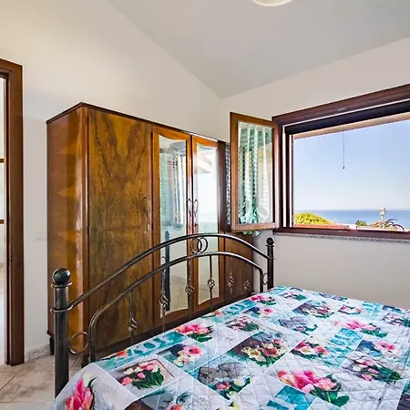 بيت للعطل Casa Annetta-super Vista Mare-2 - Giardino- Parcheggio - Bbq- Wifi Free-iunp5754 توري دي كورساري